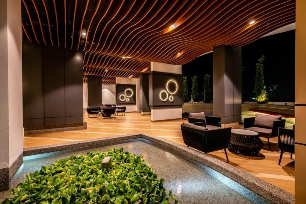 Sina Troika Residence Kota Bharu 2Br Wifi Netflix Pool Екстер'єр фото