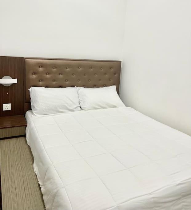 Sina Troika Residence Kota Bharu 2Br Wifi Netflix Pool Екстер'єр фото